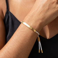 Thumbnail for White string bracelet — close-up of the details, gold | SKU: laperle-g