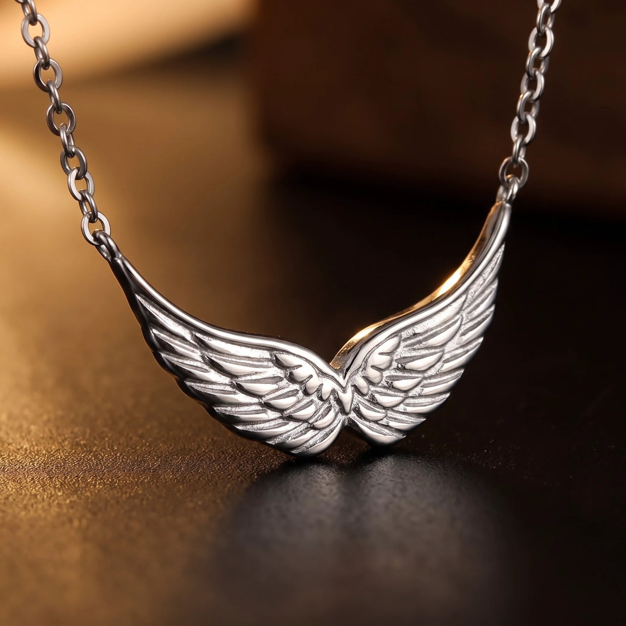 Close-up of the silver necklace | SKU: 42001-silver