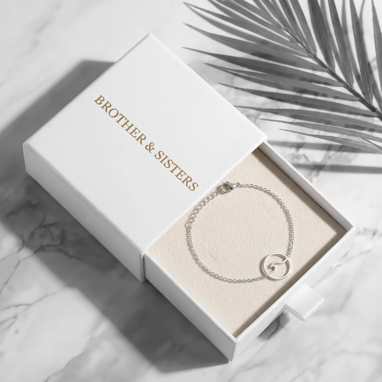 Surfer bracelet — in the gift box, silver | SKU: 17429078-white-gold